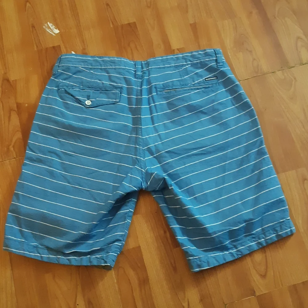 Mens Shorts QUIKSILVER Causal Waist Size 32 b17 Denim Blue White Striped